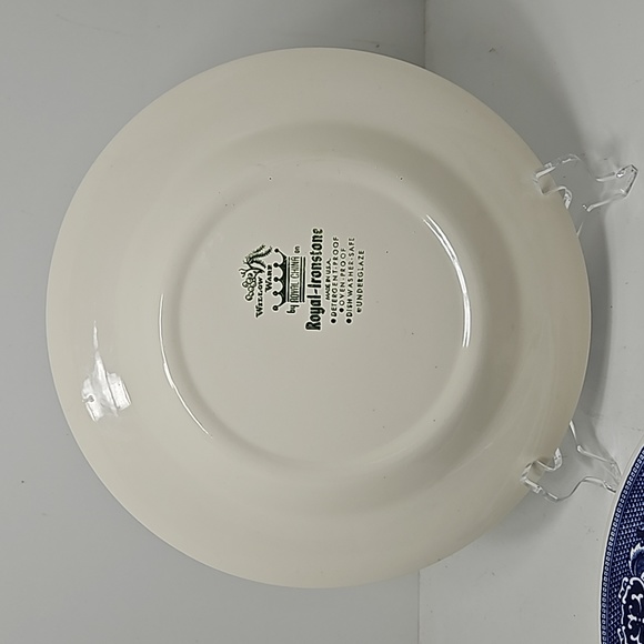 Willow Ware by Royal China 10 in. Dinner Plate EXCELLENT CONDITION - Picture 3 of 4